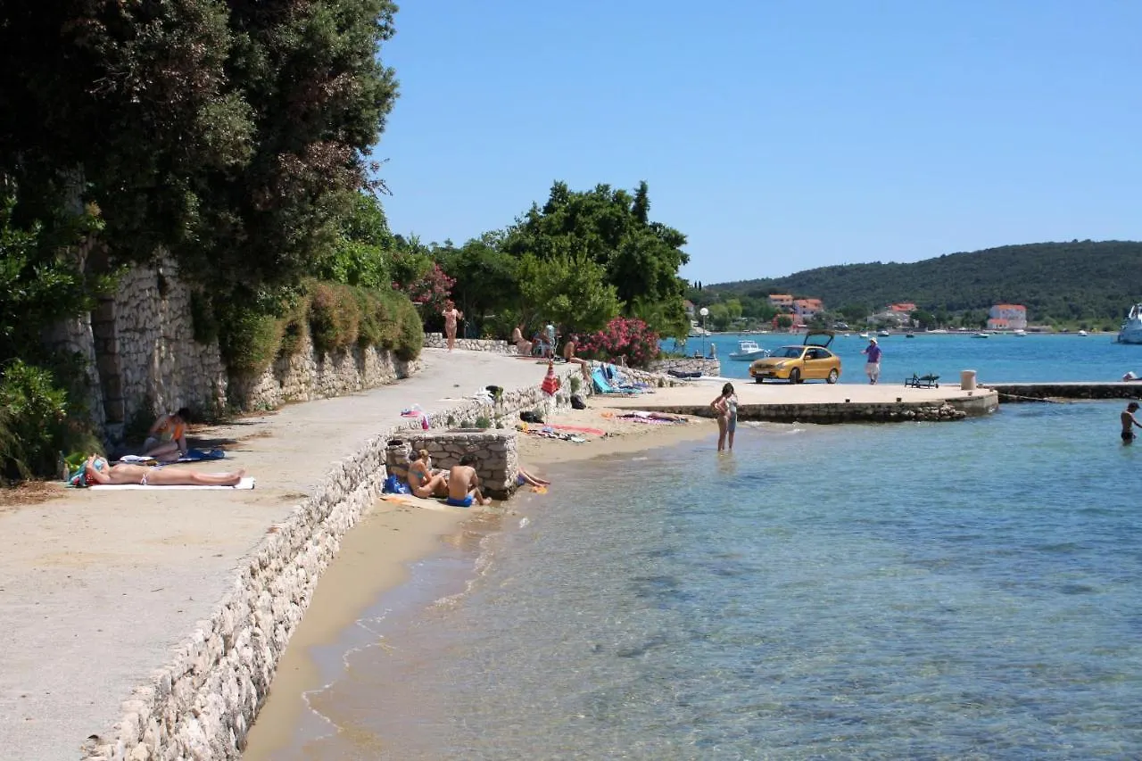 Apartment Studio Kampor 5037D Croatia
